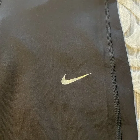 Womens Nike Running Dri-fit Black Capri Leggings Athletic Pants Size Small EUC - Picture 3 of 7